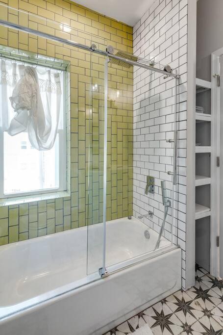 フィラデルフィアTrendy Fairmount Gem-5 Star Location, Roof Deck, Parking, Gr8 For Familiesアパートメント エクステリア 写真